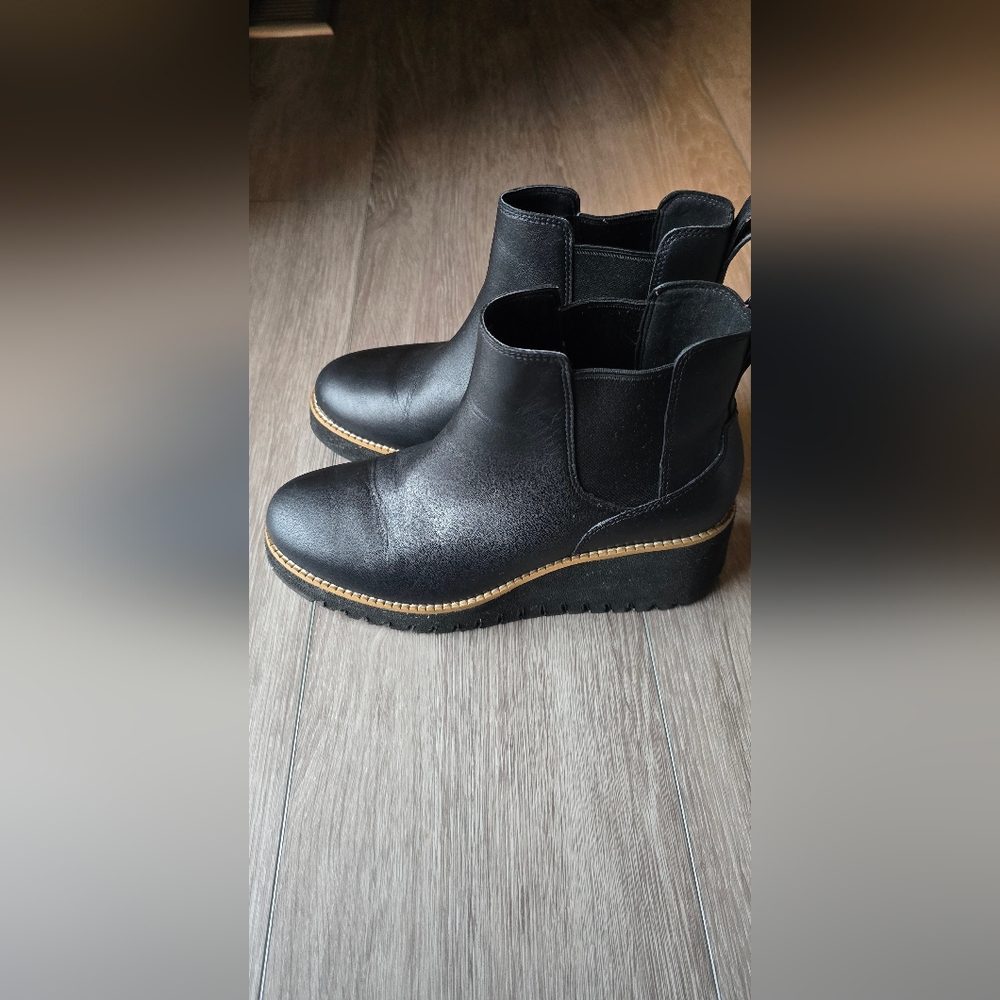 Cole Haan Black Zerogrand Chelsea Boot Tan Trim Platform Boots Booties Sz 7 Noir - Picture 3 of 8